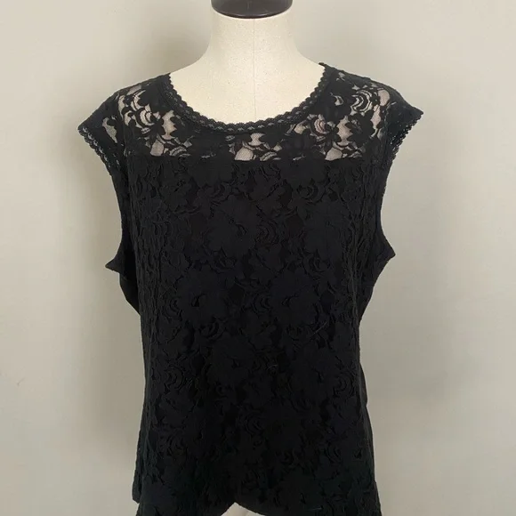 Avenue Black Lace Floral Blouse - Picture 2 of 6